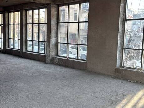 Obyekt - Nizami m. - 380 m²