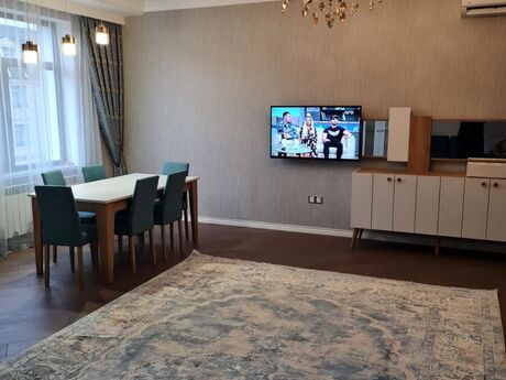 4 otaqlı yeni tikili - Ağ şəhər q. - 205 m²