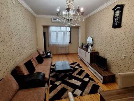 2 otaqlı köhnə tikili - Azadlıq Prospekti m. - 70 m²