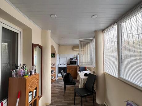 3 otaqlı köhnə tikili - Elmlər Akademiyası m. - 65 m²