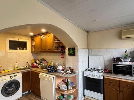 3 otaqlı köhnə tikili - Elmlər Akademiyası m. - 65 m²