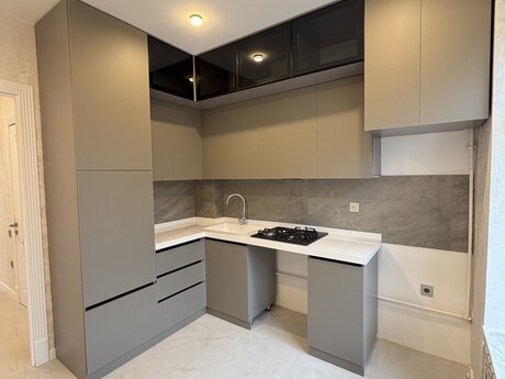 3 otaqlı köhnə tikili - Bakıxanov q. - 80 m²