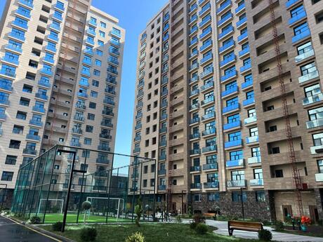 3-комн. новостройка - м. 28 мая - 120 м²