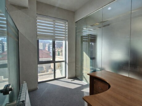8 otaqlı ofis - 8 Noyabr m. - 285 m²