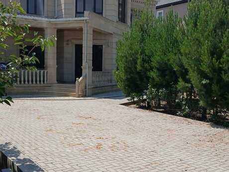 6 otaqlı həyət evi/bağ evi - Novxanı q. - 400 m²