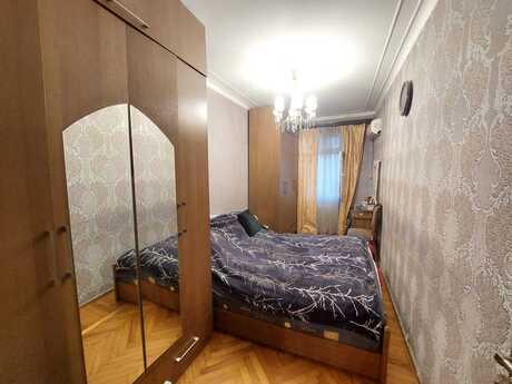 2 otaqlı köhnə tikili - Azadlıq Prospekti m. - 55 m²