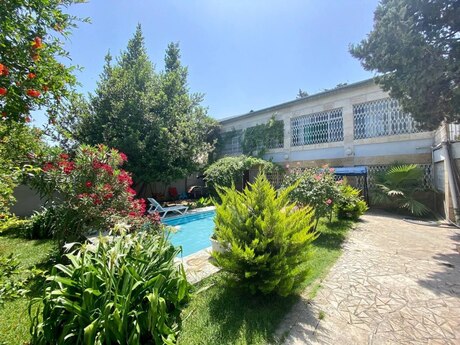 5 otaqlı həyət evi/bağ evi - Buzovna q. - 200 m²