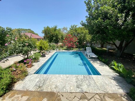 5 otaqlı həyət evi/bağ evi - Buzovna q. - 200 m²