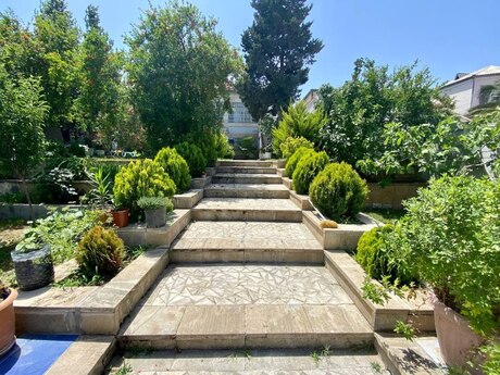 5 otaqlı həyət evi/bağ evi - Buzovna q. - 200 m²