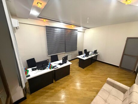 3-комн. новостройка - м. Низами - 142 м²
