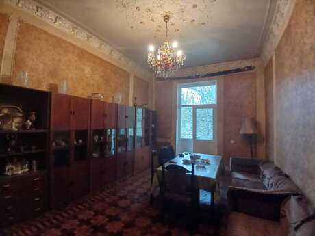 3-комн. вторичка - м. 28 мая - 80 м²