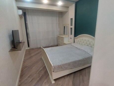 3-комн. новостройка - м. 28 мая - 110 м²