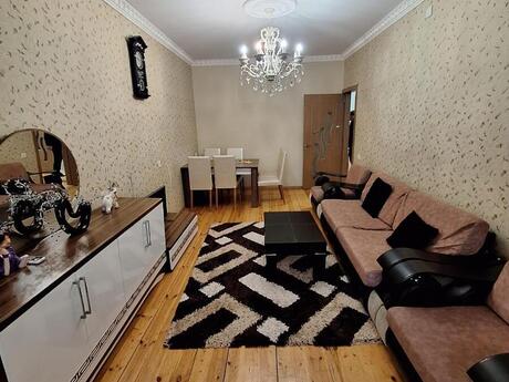 2 otaqlı köhnə tikili - 8-ci mikrorayon q. - 65 m²