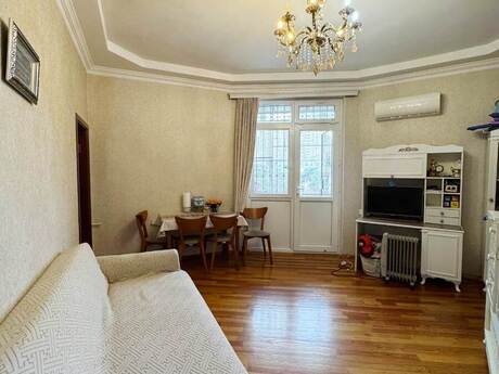 Elan №6043036 - Bakı, Elmlər Akademiyası m., 2 otaqlı, 38 m², 5/5 mərtəbə