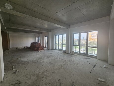 7 otaqlı ofis - Ağ şəhər q. - 325 m²