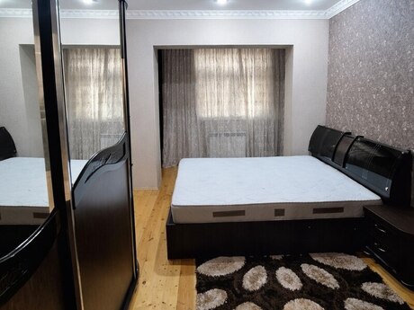 2 otaqlı köhnə tikili - Azadlıq Prospekti m. - 65 m²