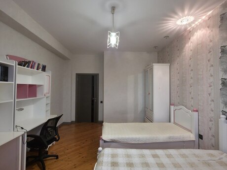 3-комнатная квартира, 117 м², 20 Yanvar: 285 000 ₼ 4