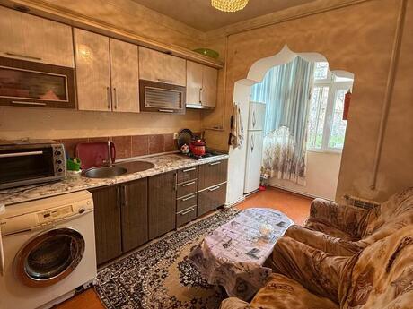 4 otaqlı köhnə tikili - Binə q. - 78 m²