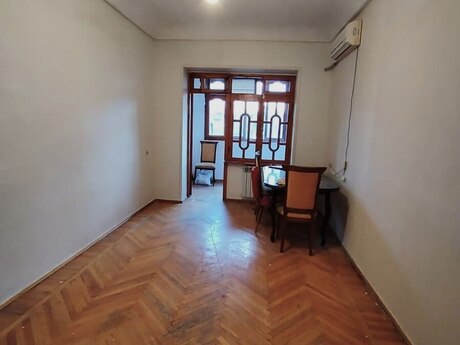 2 otaqlı köhnə tikili - Elmlər Akademiyası m. - 65 m²