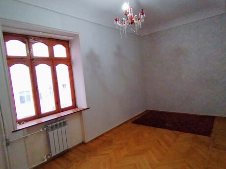 2 otaqlı köhnə tikili - Elmlər Akademiyası m. - 65 m²