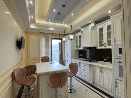 Объявление №6043553 - Баку, м. 8 ноября, 2-комн., 110 м², 6/27 этаж