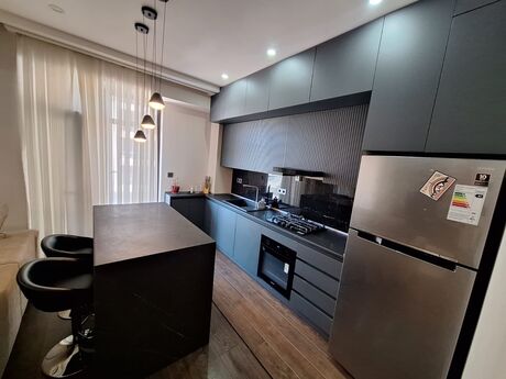 2 otaqlı yeni tikili - 8 Noyabr m. - 110 m²