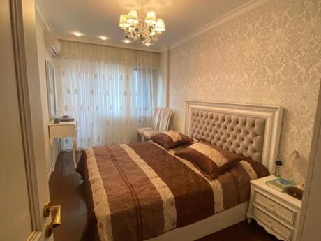 Объявление №6043780 - Баку, м. Элмляр Академиясы, 4-комн., 170 м², 2/18 этаж