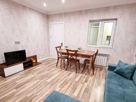 2 otaqlı həyət evi/bağ evi - 7-ci mikrorayon q. - 42 m²