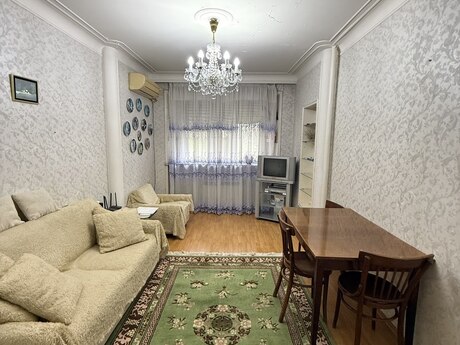 2-комн. вторичка - м. Ахмедлы - 60 м²