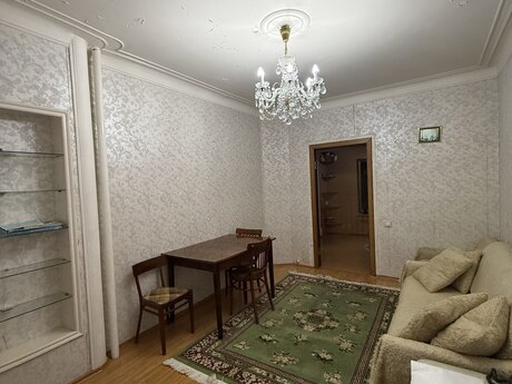 2-комн. вторичка - м. Ахмедлы - 60 м²