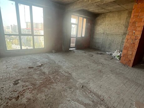 1 otaqlı yeni tikili - Binəqədi r. - 66.8 m²