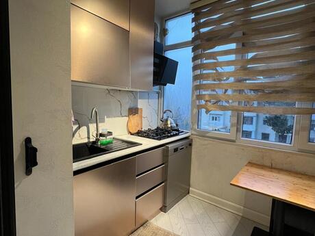 3 otaqlı köhnə tikili - Neftçilər m. - 60 m²