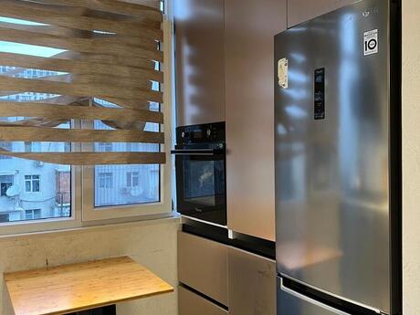 3 otaqlı köhnə tikili - Neftçilər m. - 60 m²