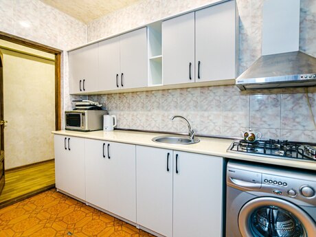 3 otaqlı köhnə tikili - Sahil m. - 125 m²