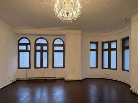 Obyekt - 28 May m. - 161 m²