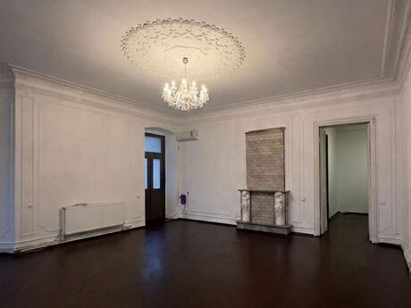 Obyekt - 28 May m. - 161 m²