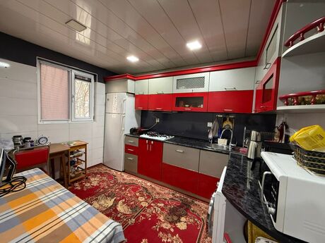 4 otaqlı köhnə tikili - Elmlər Akademiyası m. - 80 m²