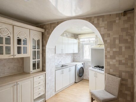 2 otaqlı köhnə tikili - Xalqlar Dostluğu m. - 55 m²