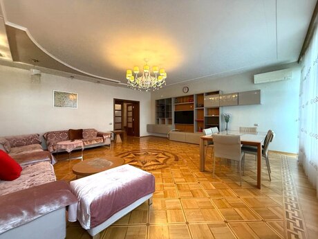 4 otaqlı yeni tikili - 28 May m. - 200 m²