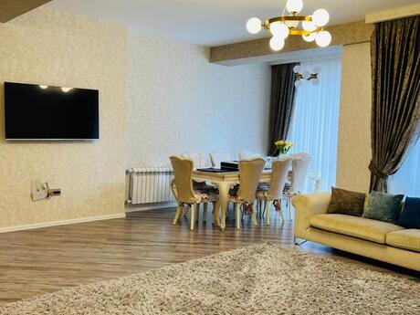 4-комн. новостройка - м. 28 мая - 200 м²