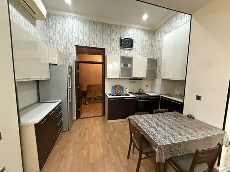 2 otaqlı köhnə tikili - İçəri Şəhər m. - 60 m²