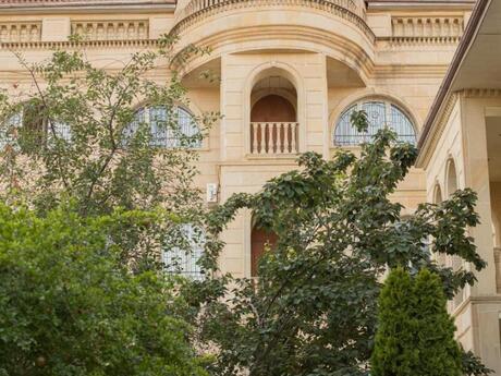 8 otaqlı həyət evi/bağ evi - Badamdar q. - 1000 m²