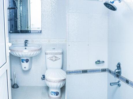 8 otaqlı həyət evi/bağ evi - Badamdar q. - 1000 m²