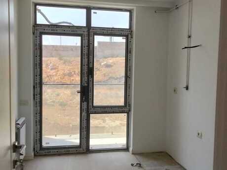 2-комн. новостройка - м. Элмляр Академиясы - 67 м²