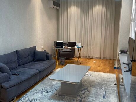 Kirayə 2 otaqlı mənzil, 90 m², 28 May: 1 100 ₼/ay 2