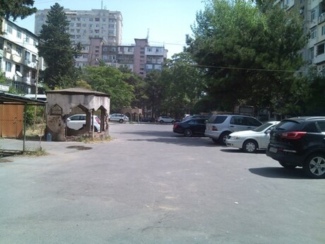 2 otaqlı köhnə tikili - Azadlıq Prospekti m. - 43 m²