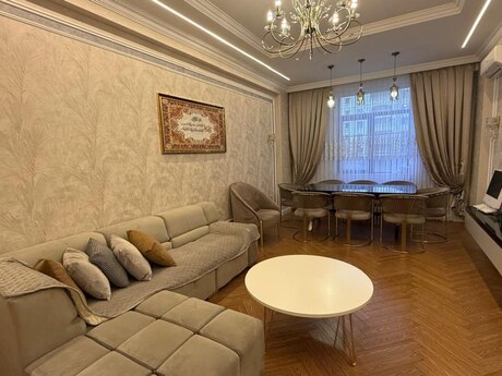 Renessans Palace kompleksində 3 otaqlı yeni tikili mənzil kirayə verilir, 130 m², 2 500 AZN/ay, şəkil 5 / 12
