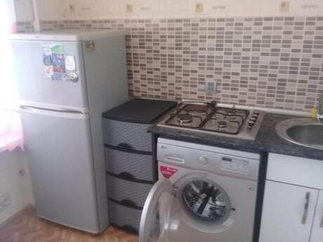 1 otaqlı köhnə tikili - Elmlər Akademiyası m. - 40 m²