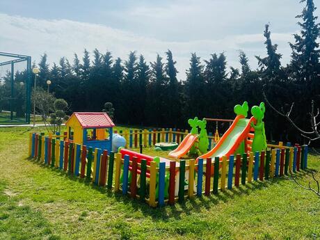 4 otaqlı həyət evi/bağ evi - Buzovna q. - 200 m²