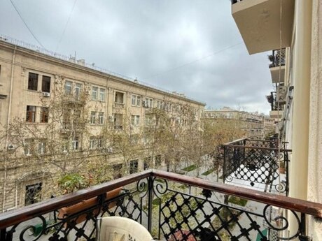 Elan №6044362 - Bakı, Sahil m., 3 otaqlı, 82 m², 3/5 mərtəbə